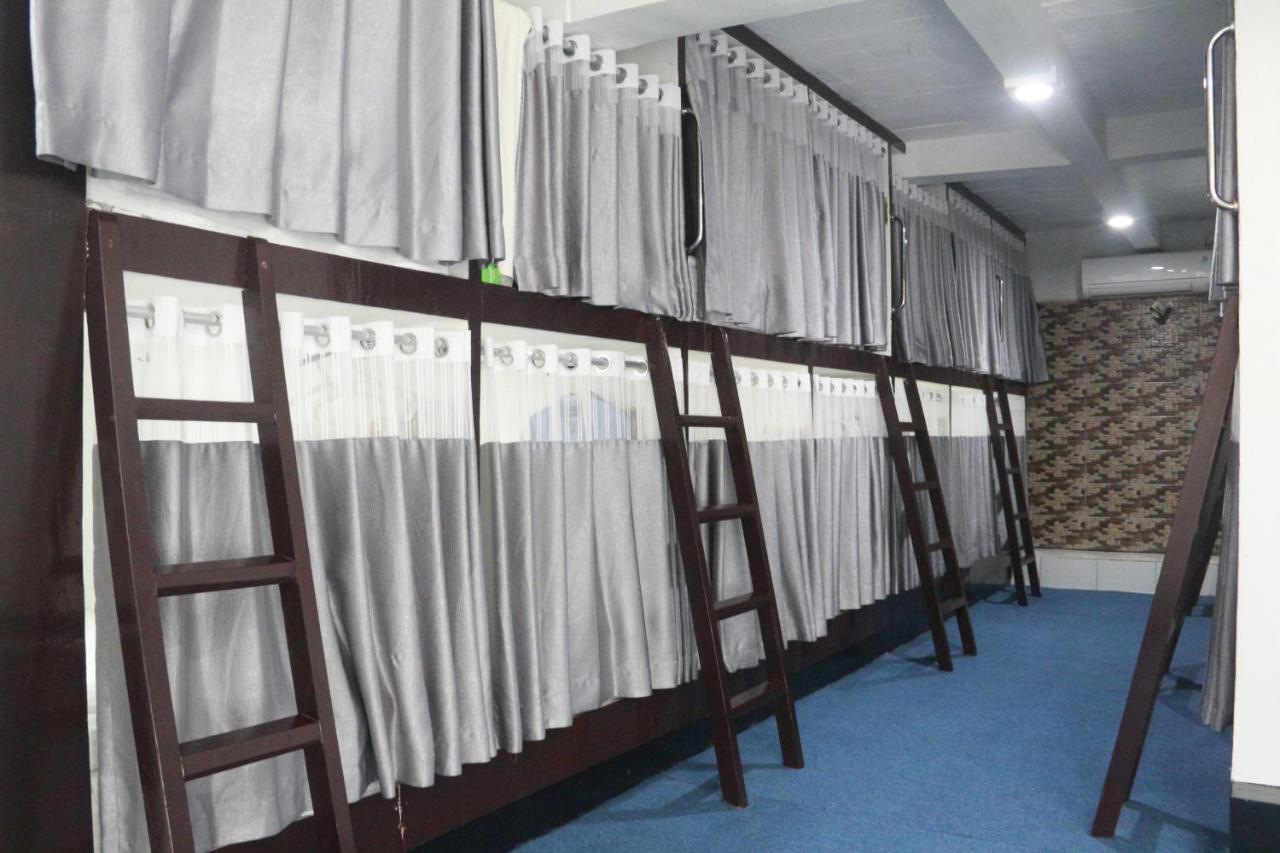 Bu Sepuh Guesthouse Sangkanurip Esterno foto